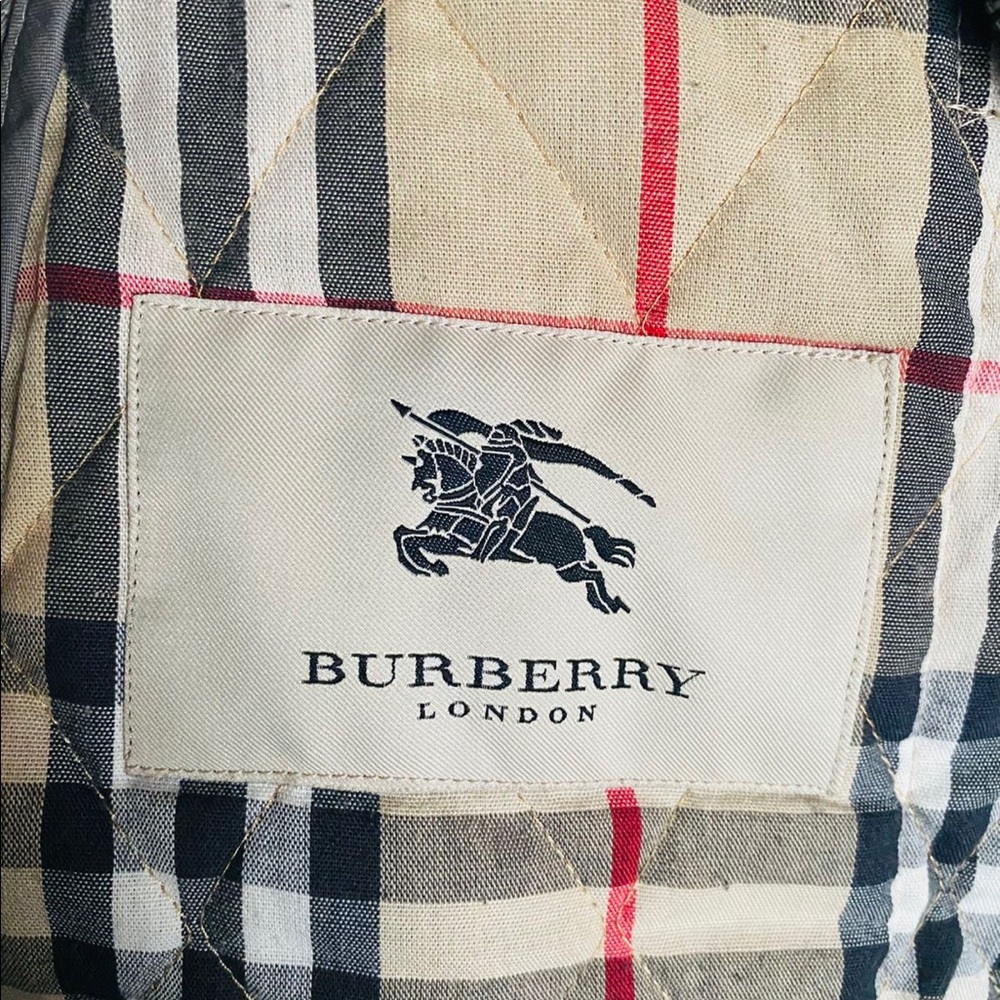Authentic Burberry jacket! - Picture 5 of 5